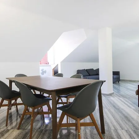Stunning In With Wifi Apartment *